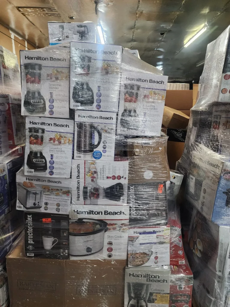 Small appliances pallet for sale with assorted kitchen and household appliances