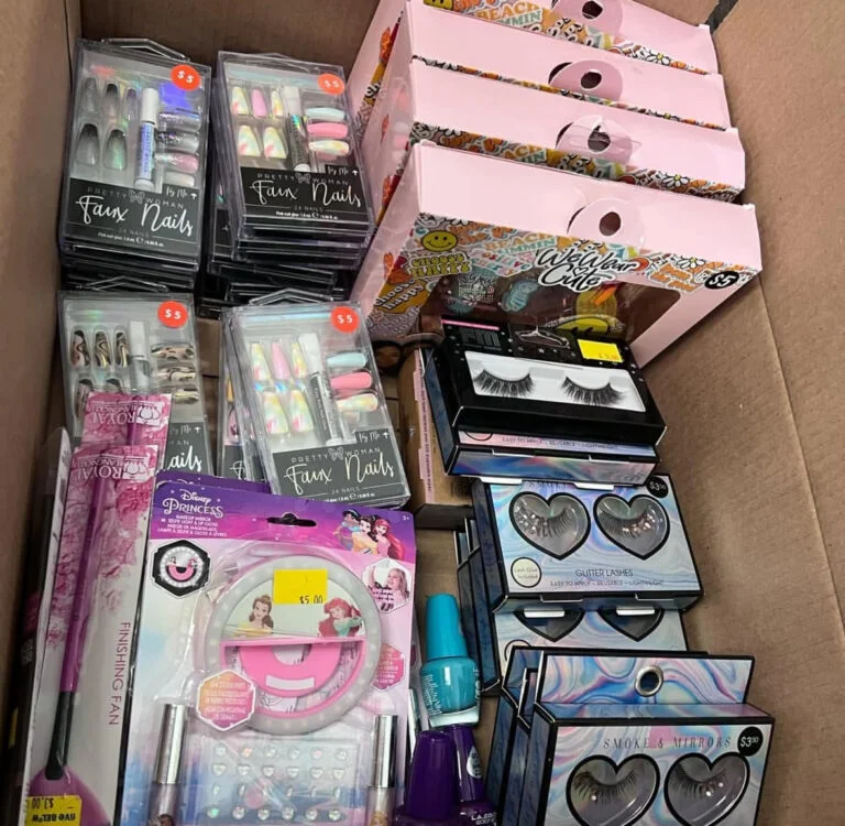 Bulk beauty tools pallet with assorted salon and grooming supplies