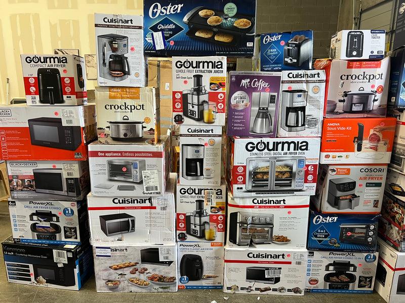 Small household appliances including a vacuum cleaner, electric fan and garment steamer