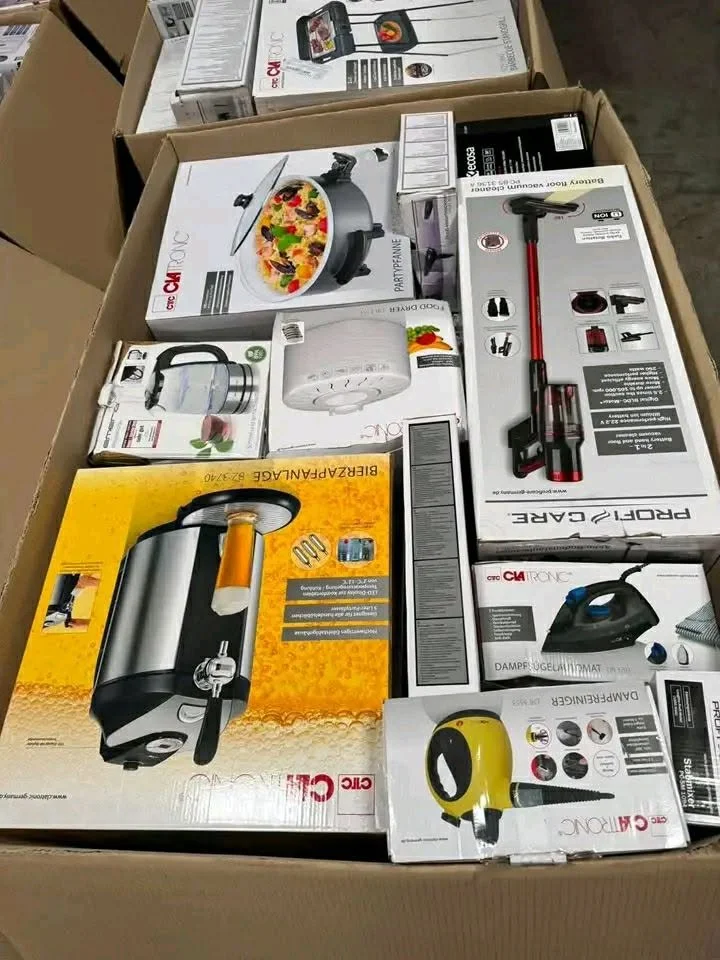 Small household appliances including a vacuum cleaner, electric fan and garment steamer