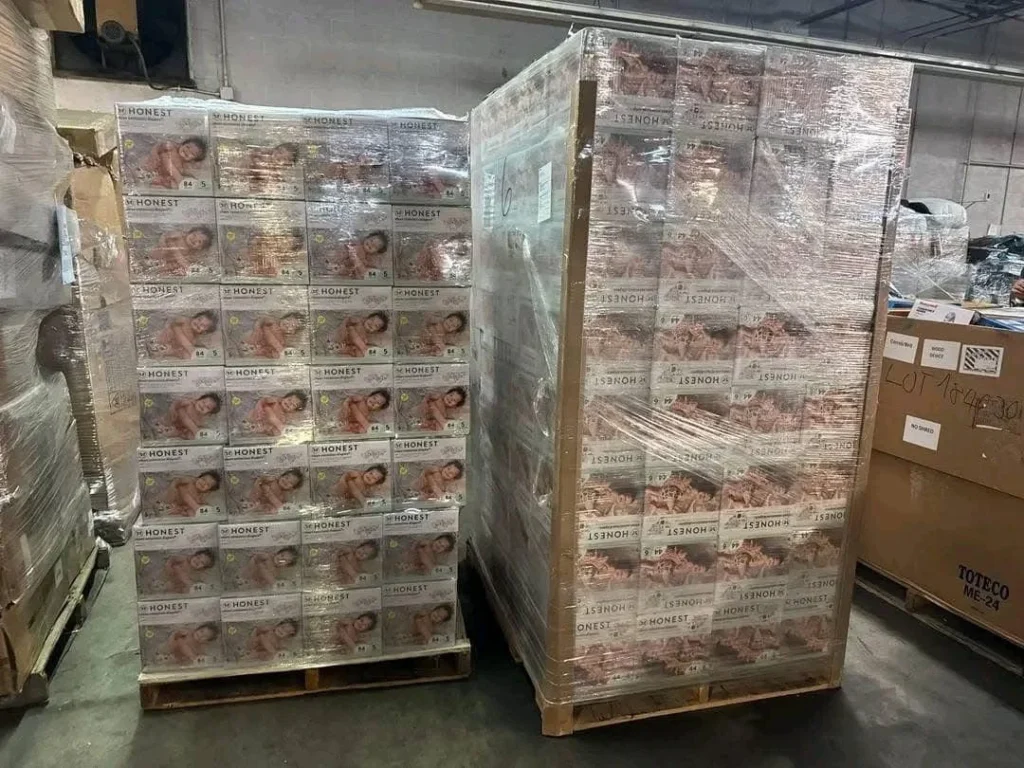 Discount diapers bulk with Pampers for wholesale and resale