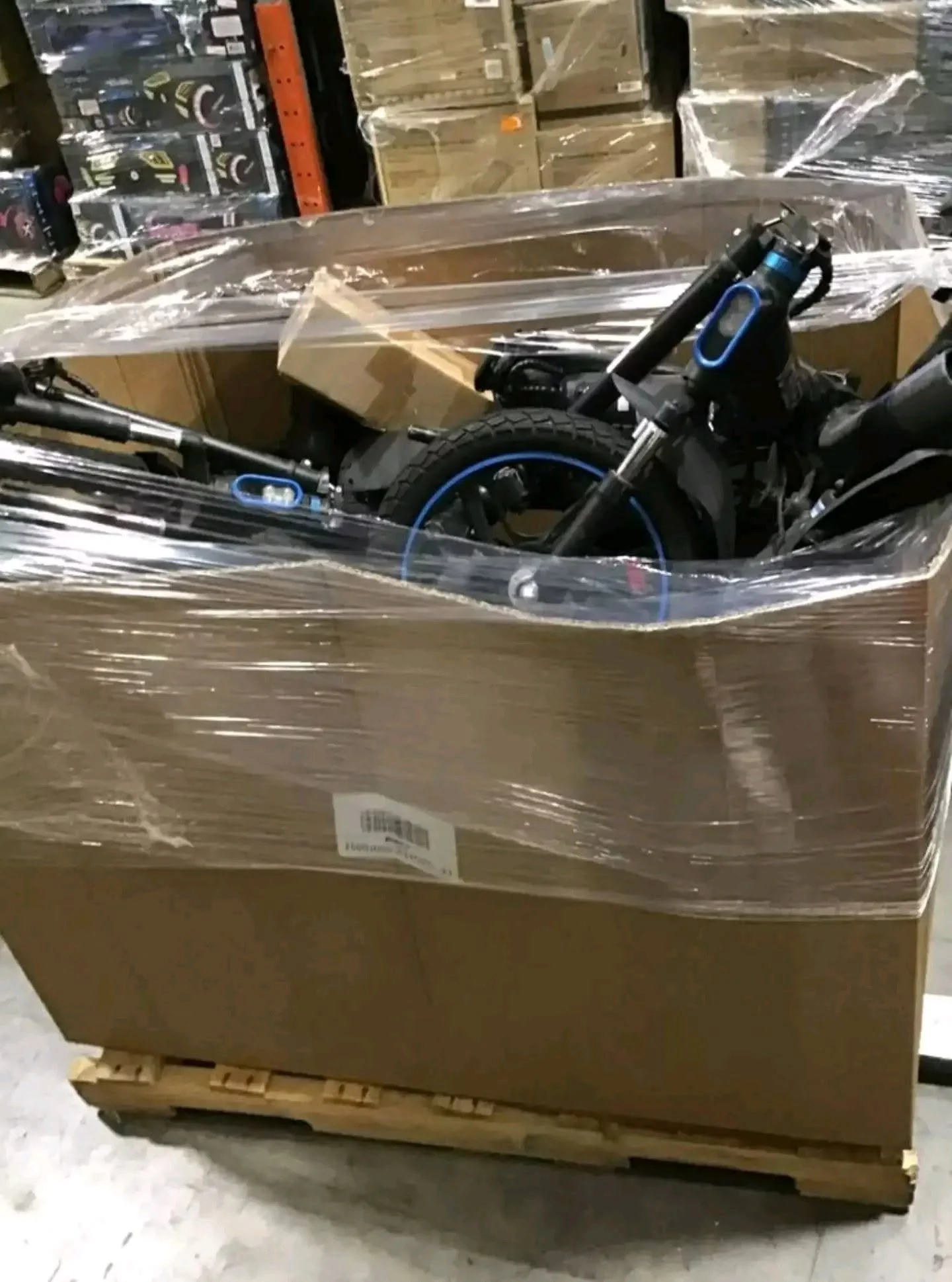 Amazon returns bicycle liquidation truckload with assorted bicycles and bicycle accessories for wholesale resale