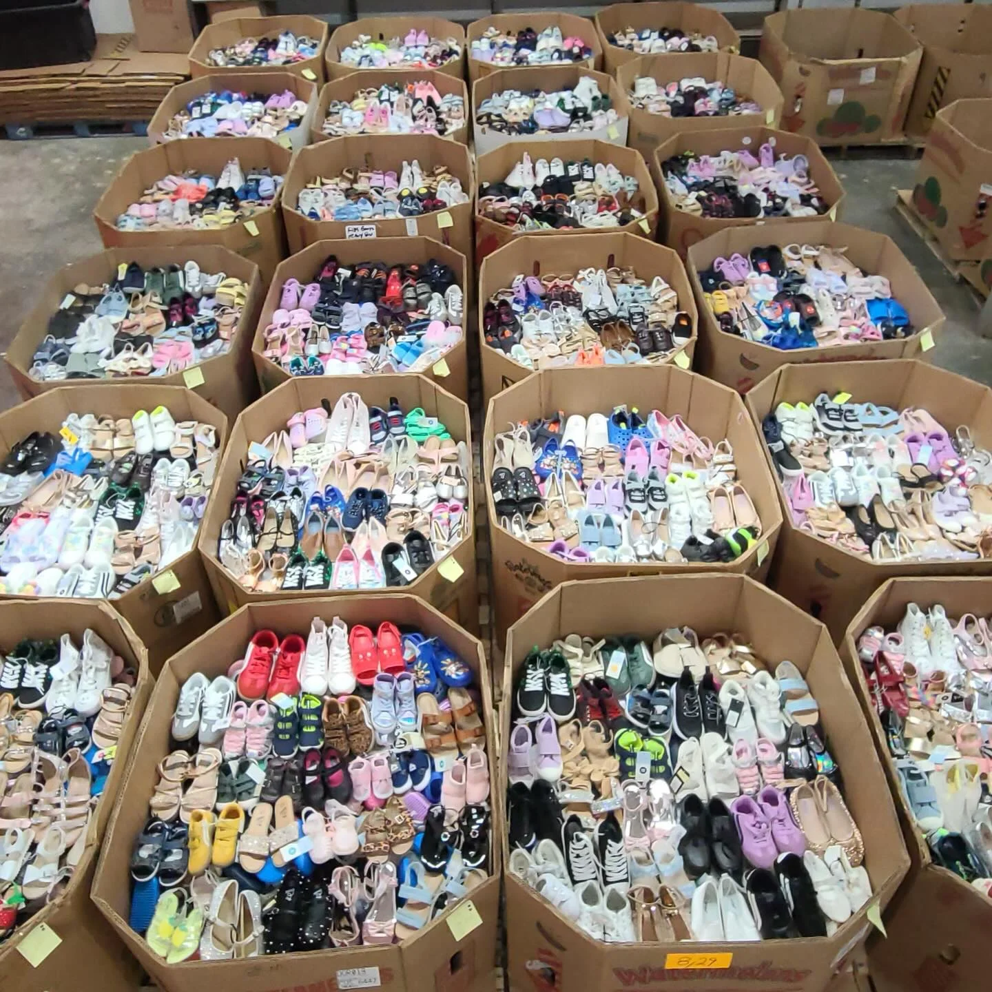 Baby Clothes & Shoes Pallets for Sale - Image 6