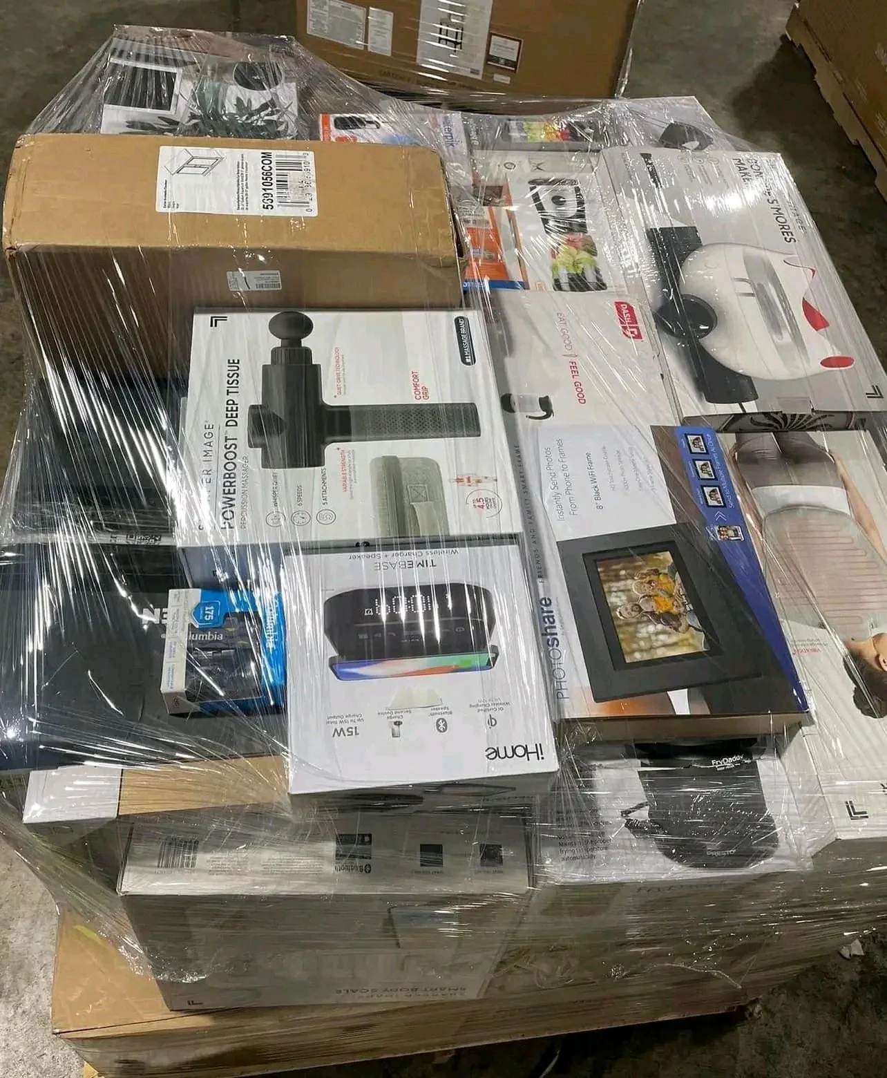 Wholesale Amazon general merchandise pallet containing 90 to 100 assorted pieces