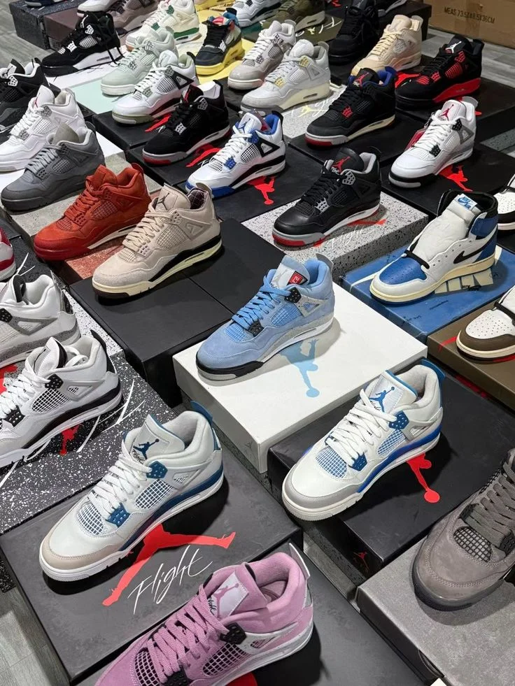 Wholesale sneaker liquidation pallet for footwear retailers and resellers