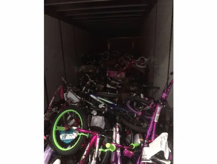 Bicycle liquidation pallet with 50 assorted bicycles and accessories for wholesale resale