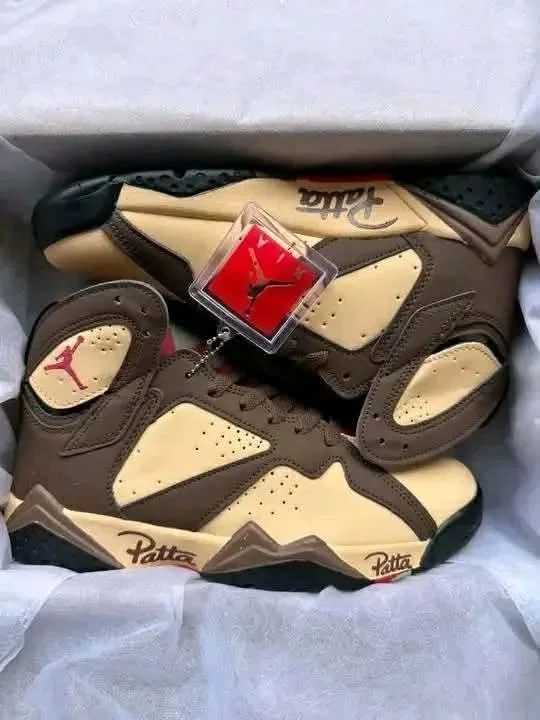 Mixed footwear pallet with assorted sneaker sizes and colorways