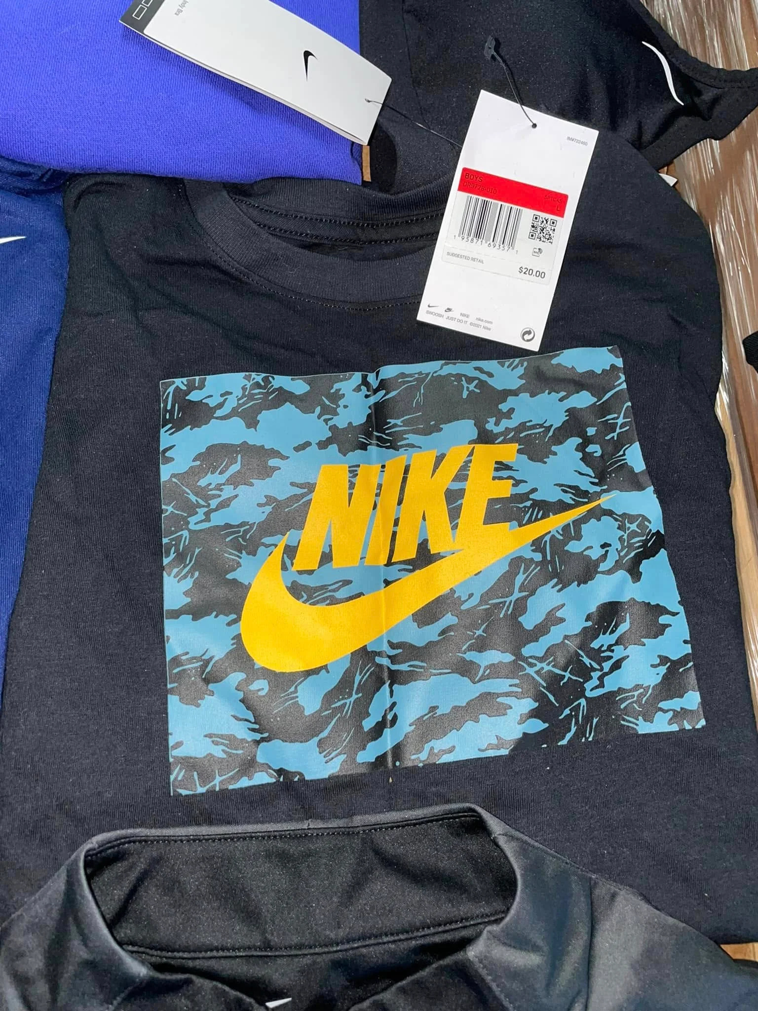 Nike athletic apparel liquidation pallet with assorted sportswear for wholesale resellers