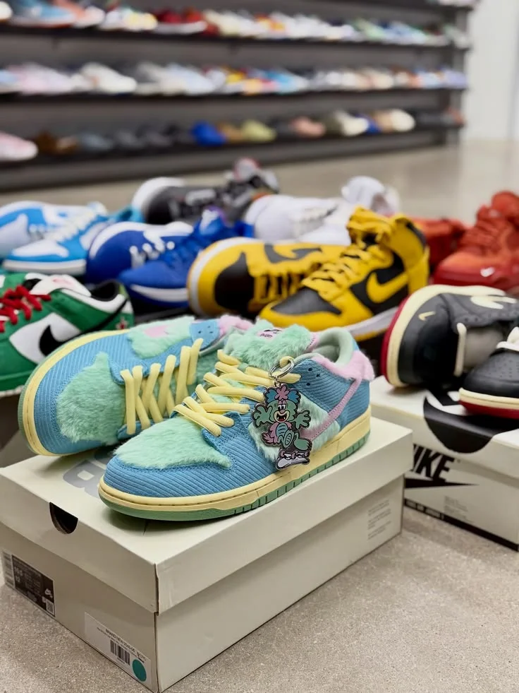 Mixed Jordan shoes liquidation pallet with assorted basketball sneaker styles