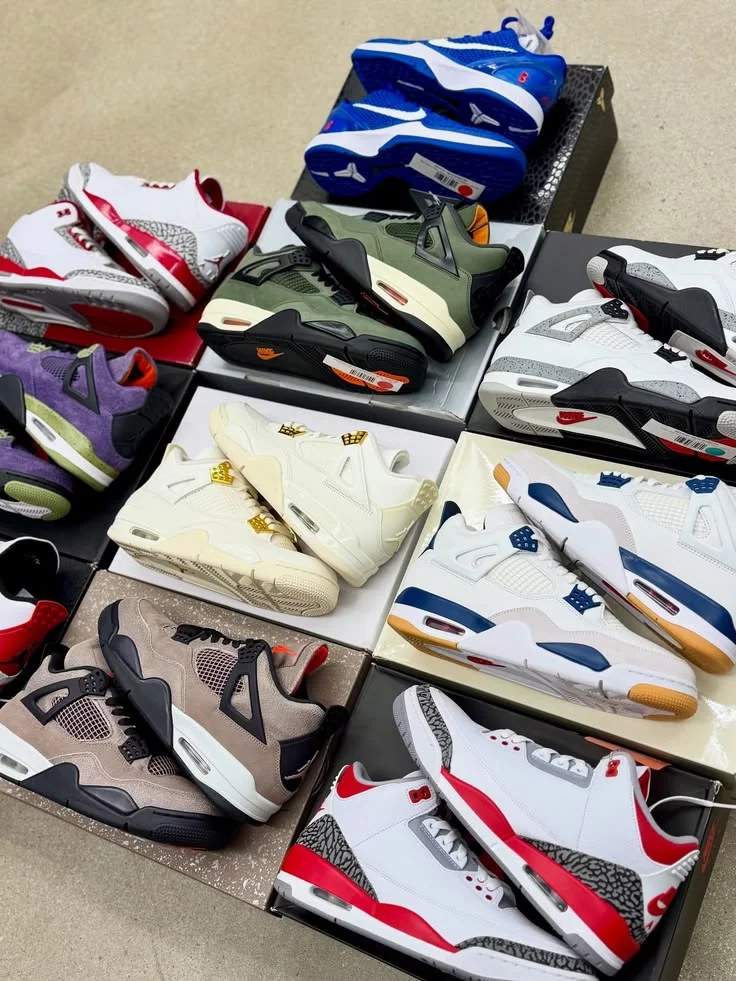 Wholesale sneaker liquidation pallet for footwear retailers and resellers